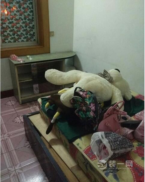 80后单身姑娘260元装修小出租屋 温馨又舒适！