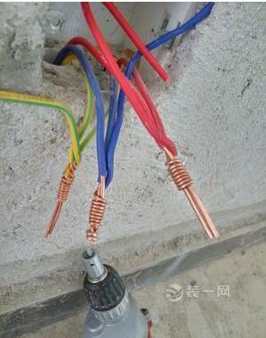 5秒一个! 电工用电锤接线头快速美观又相当安全
